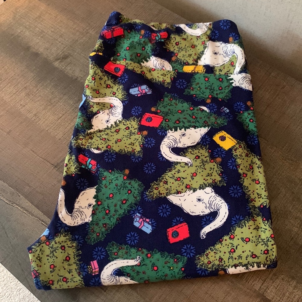 NWOT RARE LULAROE WHITE ELEPHANT LEGGINGS